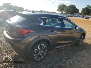 2018 Infiniti QX30 Premium with VIN SJKCH5CR5JA049653, listed as a Copart auction lot 68021414 with 73,898 mi miles and Salvage Title. Bid and sale history available at carsss.com. Image 3.
