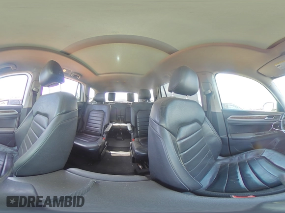 2018 Volkswagen Atlas SEL Premium z VIN 1V2NR2CAXJC539249, wystawiony jako Copart lot #55992035 z przebiegiem 132 814 mil mil oraz Szkoda całkowita • Salvage title. Historia ofert i sprzedaży dostępna na DreamBid. Obrazek 14.