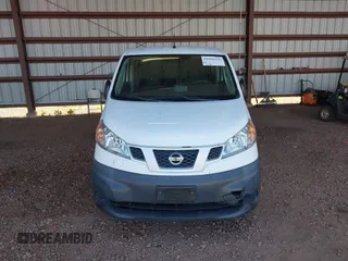2015 Nissan NV200 S z VIN 3N6CM0KN3FK735497, wystawiony jako IAAI lot #41699156 z przebiegiem 61 581 mil mil oraz . Historia ofert i sprzedaży dostępna na DreamBid. Obrazek 12.