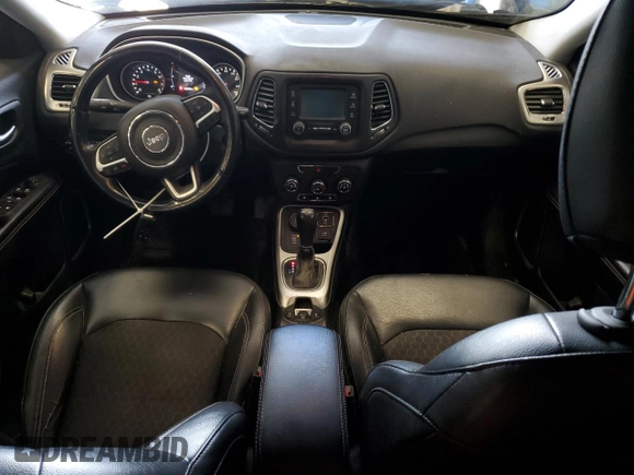2018 Jeep Compass Latitude with VIN 3C4NJDBB4JT314313, listed as a Copart auction lot 53132575 with 185,999 mi miles and Non Repairable. Bid and sale history available at DreamBid. Image 8.