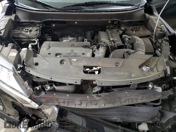 2020 Mitsubishi Outlander ES with VIN JA4AP3AU6LU013992, listed as a Copart auction lot 53069615 with 13,815 mi miles and Salvage title. Bid and sale history available at DreamBid. Image 12.