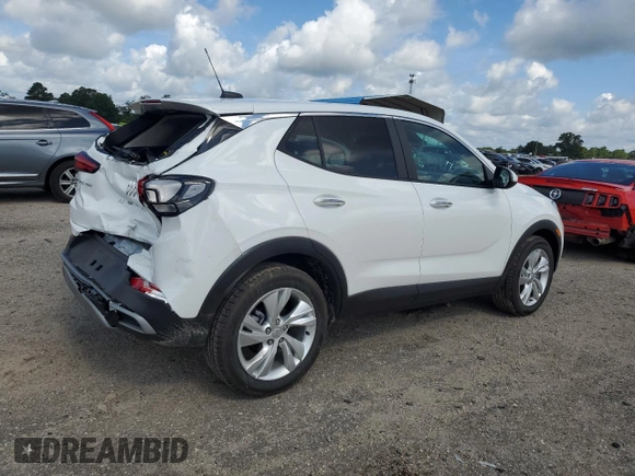 2025 Buick Encore GX Preferred z VIN KL4AMBSL5SB181920, wystawiony jako Copart lot #65265295 z przebiegiem 3 415 mil mil oraz Czysty tytuł • Clean title. Historia ofert i sprzedaży dostępna na DreamBid. Obrazek 3.