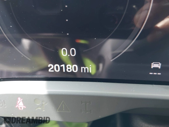 2021 Porsche Taycan 4S with VIN WP0AB2Y16MSA43293, listed as a IAAI auction lot 42479212 with 20,180 mi miles and . Bid and sale history available at DreamBid. Image 15.