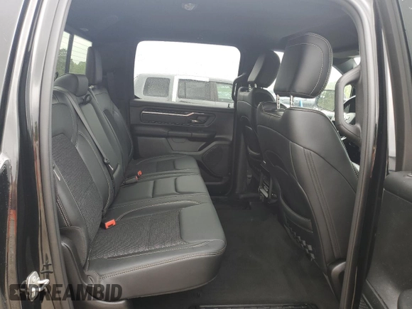 2020 Ram 1500 Big Horn z VIN 1C6SRFFT7LN265273, wystawiony jako Copart lot #51656495 z przebiegiem 69 379 mil mil oraz Szkoda całkowita • Salvage title. Historia ofert i sprzedaży dostępna na DreamBid. Obrazek 10.