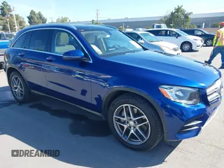 2017 Mercedes-Benz GLC 300 z VIN WDC0G4JB7HF128354, wystawiony jako IAAI lot #42278665 z przebiegiem 138 573 mil mil oraz . Historia ofert i sprzedaży dostępna na DreamBid. Obrazek 1.