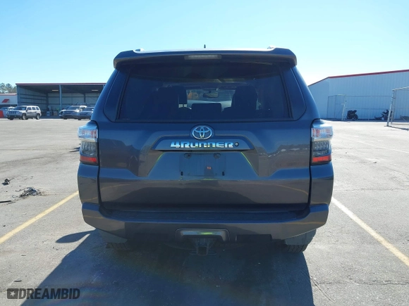 2017 Toyota 4Runner SR5 with VIN JTEZU5JR7H5154009, listed as a IAAI auction lot 41351354 with 127,781 mi miles. Bid and sale history available at carsss.com. Image 16.