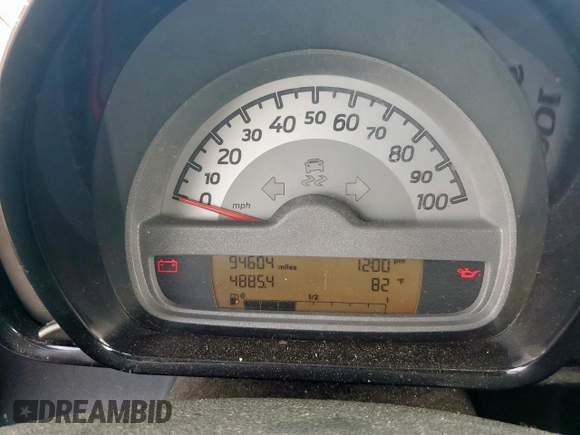2013 Smart fortwo Pure z VIN WMEEJ3BA8DK684446, wystawiony jako Copart lot #63927965 z przebiegiem 94 604 mil mil oraz Czysty tytuł • Clean title. Historia ofert i sprzedaży dostępna na DreamBid. Obrazek 9.