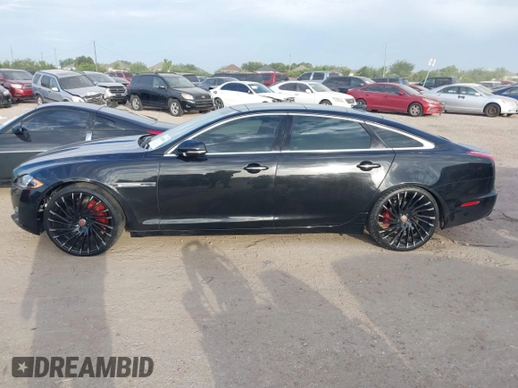 2016 Jaguar XJ Portfolio z VIN SAJWA2G7XG8W02522, wystawiony jako IAAI lot #42648111 z przebiegiem 83 701 mil mil oraz . Historia ofert i sprzedaży dostępna na DreamBid. Obrazek 14.