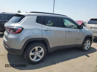 2024 Jeep Compass Latitude z VIN 3C4NJDBN0RT596696, wystawiony jako Copart lot #60412135 z przebiegiem Nie podano mil oraz Czysty tytuł • Clean title. Historia ofert i sprzedaży dostępna na DreamBid. Obrazek 3.