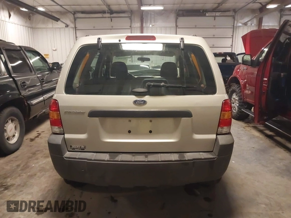 2005 Ford Escape XLS Value with VIN 1FMYU02Z35KA57707, listed as a IAAI auction lot 41759027 with 1 mi miles. Bid and sale history available at carsss.com. Image 15.