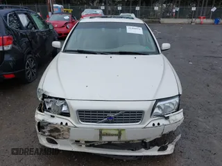 2005 Volvo S80 with VIN YV1TH592651401992, listed as a IAAI auction lot 41488954 with 83,461 mi miles. Bid and sale history available at carsss.com. Image 12.