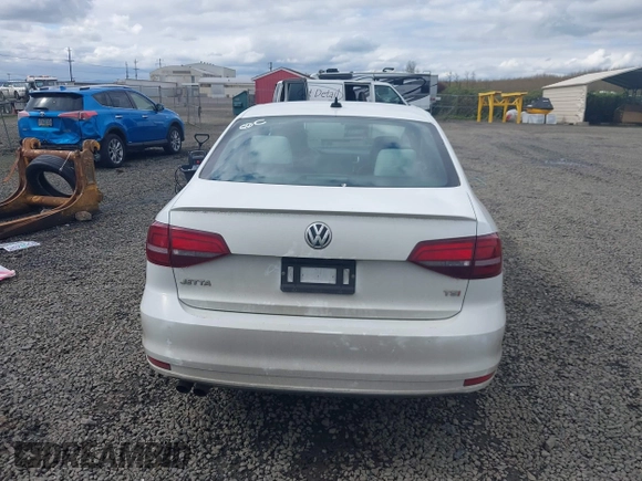 2016 Volkswagen Jetta Sport z VIN 3VWD17AJ3GM216976, wystawiony jako IAAI lot #42012643 z przebiegiem 145 795 mil mil oraz . Historia ofert i sprzedaży dostępna na DreamBid. Obrazek 16.