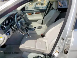 2014 Mercedes-Benz C 300 Sport z VIN WDDGF8AB3EA909949, wystawiony jako Copart lot #50618795 z przebiegiem 152 538 mil mil oraz Szkoda całkowita • Salvage title. Historia ofert i sprzedaży dostępna na DreamBid. Obrazek 7.