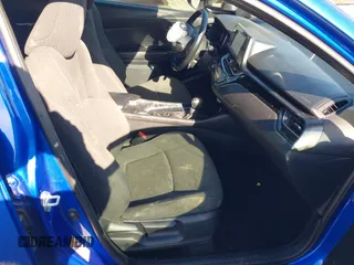 2018 Toyota C-HR XLE z VIN NMTKHMBXXJR007134, wystawiony jako IAAI lot #42004283 z przebiegiem 174 336 mil mil oraz . Historia ofert i sprzedaży dostępna na DreamBid. Obrazek 5.