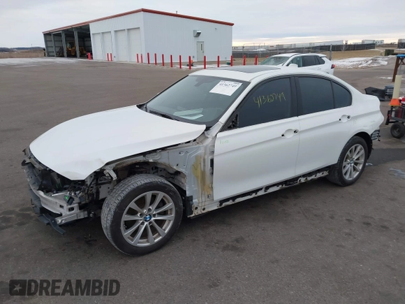 2018 BMW 3 Series 320i xDrive with VIN WBA8E5G54JNU47158, listed as a IAAI auction lot 41362749 with 38,158 mi miles. Bid and sale history available at carsss.com. Image 20.