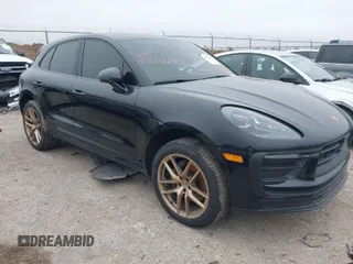 2022 Porsche Macan with VIN WP1AA2A52NLB06879, listed as a IAAI auction lot 41529228 with 34,309 mi miles. Bid and sale history available at carsss.com. Image 1.