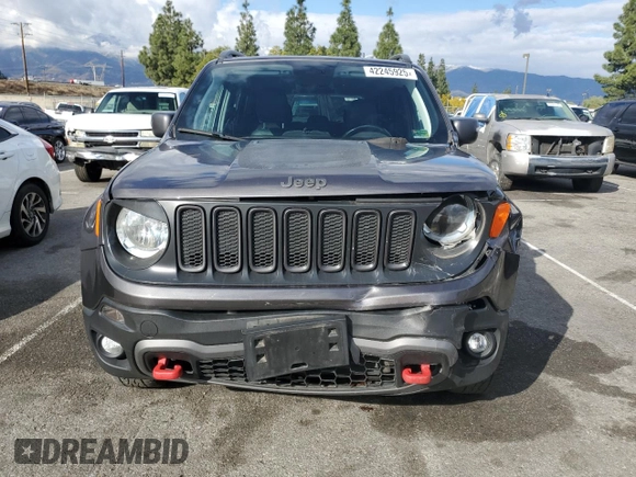 2018 Jeep Renegade Trailhawk with VIN ZACCJBCB1JPH76670, listed as a Copart auction lot 42245925 with 92,779 mi miles and Salvage Title. Bid and sale history available at carsss.com. Image 5.
