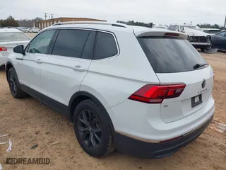 2022 Volkswagen Tiguan SE with VIN 3VV3B7AX7NM035703, listed as a IAAI auction lot 41692101 with 53,979 mi miles. Bid and sale history available at carsss.com. Image 3.