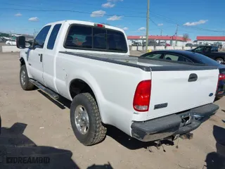 2005 Ford Super Duty F-250 XL with VIN 1FTSX21P55EC76972, listed as a IAAI auction lot 41620344 with 193,624 mi miles. Bid and sale history available at carsss.com. Image 3.