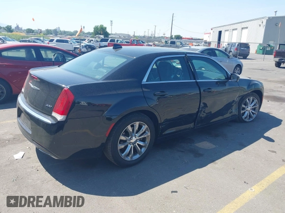 2016 Chrysler 300 Limited z VIN 2C3CCARG7GH314121, wystawiony jako IAAI lot #39842419 z przebiegiem 40 046 mil mil oraz . Historia ofert i sprzedaży dostępna na DreamBid. Obrazek 4.