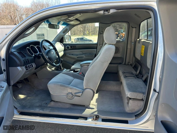 2008 Toyota Tacoma with VIN 5TEUX42NX8Z549228, listed as a Copart auction lot 52758635 with 227,775 mi miles and Clean Title. Bid and sale history available at carsss.com. Image 5.