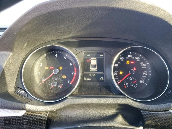 2019 Volkswagen Passat SE R-Line z VIN 1VWMA7A35KC013535, wystawiony jako Copart lot #80677504 z przebiegiem 88 376 mil mil oraz Szkoda całkowita • Salvage title. Historia ofert i sprzedaży dostępna na DreamBid. Obrazek 9.