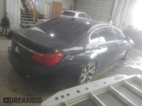 2011 BMW 7 Series 750Li xDrive с VIN WBAKC8C54BC432921, выставлен на аукционе Copart как лот 45334265 с пробегом 138 272 миль миль и Списание • Salvage title. История ставок и продаж доступна на DreamBid. Изображение 3.