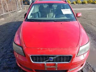 2005 Volvo V50 with VIN YV1MW390652058916, listed as a IAAI auction lot 41444072 with 154,576 mi miles. Bid and sale history available at carsss.com. Image 12.