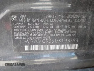 2007 BMW 3 Series 328xi z VIN WBAVC93517K033593, wystawiony jako IAAI lot #42137856 z przebiegiem Nie podano mil oraz . Historia ofert i sprzedaży dostępna na DreamBid. Obrazek 9.