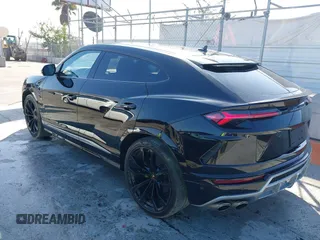 2019 Lamborghini Urus z VIN ZPBUA1ZLXKLA03063, wystawiony jako IAAI lot #41653328 z przebiegiem 29 688 mil mil oraz . Historia ofert i sprzedaży dostępna na DreamBid. Obrazek 3.