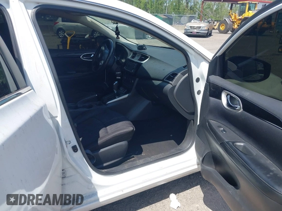 2017 Nissan Sentra S с VIN 3N1AB7AP2HY399582, выставлен на аукционе IAAI как лот 42202940 с пробегом 187 470 миль миль и . История ставок и продаж доступна на DreamBid. Изображение 5.