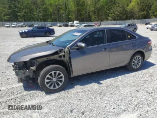 2017 Toyota Camry XLE z VIN 4T1BF1FK3HU377623, wystawiony jako Copart lot #53292365 z przebiegiem 104 393 mil mil oraz Szkoda całkowita • Salvage title. Historia ofert i sprzedaży dostępna na DreamBid. Obrazek 1.