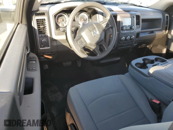 2020 Ram 1500 Tradesman z VIN 3C6JR6DT0LG138856, wystawiony jako Copart lot #81041414 z przebiegiem 55 137 mil mil oraz Szkoda całkowita • Salvage title. Historia ofert i sprzedaży dostępna na DreamBid. Obrazek 8.