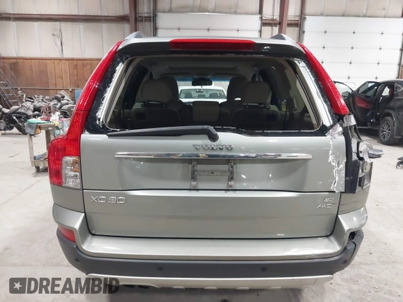2007 Volvo XC90 I6 with VIN YV4CZ982071347164, listed as a IAAI auction lot 42020061 with 121,349 mi miles. Bid and sale history available at carsss.com. Image 6.