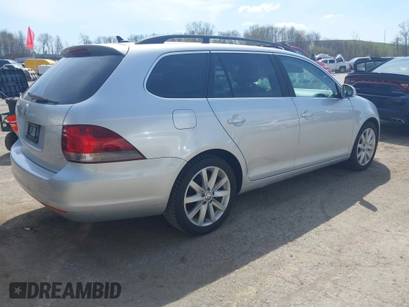 2014 Volkswagen Jetta TDI w/Sunroof z VIN 3VWPL7AJ3EM627363, wystawiony jako IAAI lot #42122688 z przebiegiem 95 379 mil mil oraz . Historia ofert i sprzedaży dostępna na DreamBid. Obrazek 4.