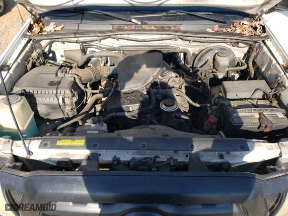 2006 Toyota Tacoma with VIN 5TEUX42N06Z279195, listed as a Copart auction lot 82888834 with 205,787 mi miles and Salvage Title. Bid and sale history available at carsss.com. Image 12.