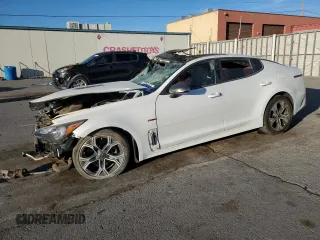 2020 Kia Stinger GT-Line with VIN KNAE15LA3L6080929, listed as a Copart auction lot 45218465 with 61,072 mi miles and Salvage Title. Bid and sale history available at carsss.com. Image 1.