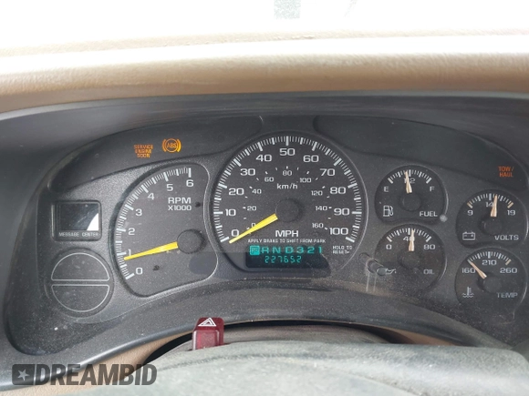 2000 Chevrolet Silverado 2500 LS z VIN 1GCGK29U4YE309544, wystawiony jako IAAI lot #42115349 z przebiegiem 227 652 mil mil oraz . Historia ofert i sprzedaży dostępna na DreamBid. Obrazek 7.