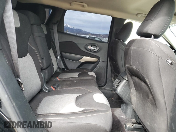 2018 Jeep Cherokee Latitude Tech Connect with VIN 1C4PJLCBXJD552982, listed as a Copart auction lot 49945225 with 157,930 mi miles and Salvage title. Bid and sale history available at DreamBid. Image 11.