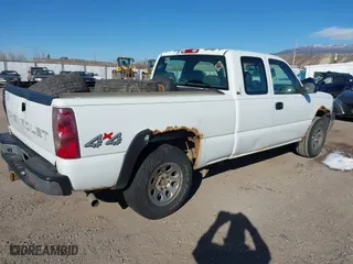 2003 Chevrolet Silverado 1500 LS with VIN 2GCEK19V631383603, listed as a IAAI auction lot 41244195 with 189,135 mi miles. Bid and sale history available at carsss.com. Image 4.