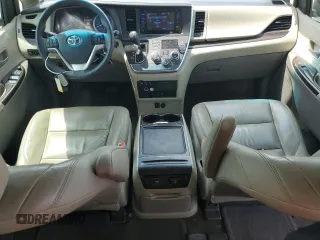 2017 Toyota Sienna XLE Auto Access Seat z VIN 5TDYZ3DC4HS777756, wystawiony jako Copart lot #54492365 z przebiegiem 183 890 mil mil oraz Czysty tytuł • Clean title. Historia ofert i sprzedaży dostępna na DreamBid. Obrazek 8.