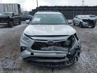 2023 Toyota Highlander L with VIN 5TDKDRAH2PS503946, listed as a IAAI auction lot 41614108 with 21,999 mi miles. Bid and sale history available at carsss.com. Image 12.