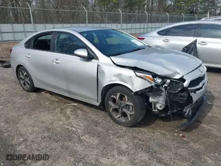 2020 Kia Forte LXS with VIN 3KPF24AD6LE182585, listed as a IAAI auction lot 41790230 with 83,227 mi miles. Bid and sale history available at carsss.com. Image 1.