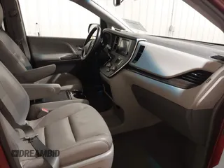 2015 Toyota Sienna XLE с VIN 5TDYK3DC5FS588258, выставлен на аукционе IAAI как лот 41089108 с пробегом 124 777 миль миль и . История ставок и продаж доступна на DreamBid. Изображение 5.