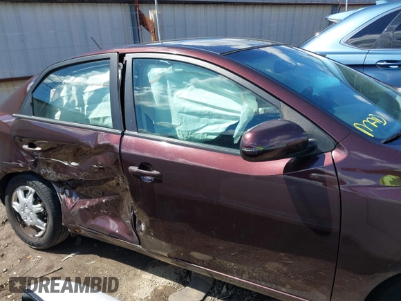 2011 Kia Forte EX with VIN KNAFU4A25B5330290, listed as a IAAI auction lot 41840190 with 111,569 mi miles. Bid and sale history available at carsss.com. Image 13.