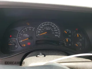 2003 GMC Sierra 1500HD SLE z VIN 1GTGC13U73F105405, wystawiony jako Copart lot #76817714 z przebiegiem 213 665 mil mil oraz Szkody całkowita. Historia ofert i sprzedaży dostępna na DreamBid. Obrazek 9.