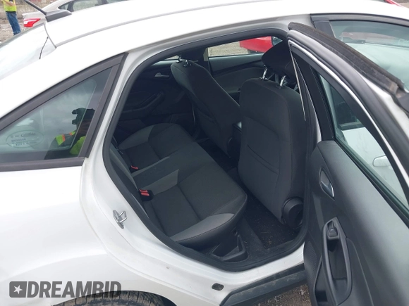 2014 Ford Focus SE with VIN 1FADP3F29EL424571, listed as a IAAI auction lot 41951096 with 88,486 mi miles. Bid and sale history available at carsss.com. Image 8.