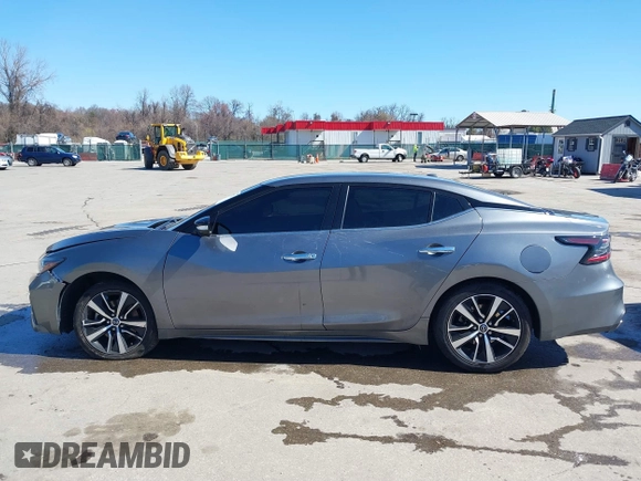2021 Nissan Maxima SV z VIN 1N4AA6CV4MC508977, wystawiony jako IAAI lot #41858232 z przebiegiem 66 113 mil mil oraz . Historia ofert i sprzedaży dostępna na DreamBid. Obrazek 15.