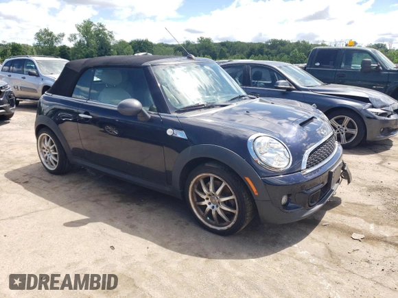 2012 MINI Convertible S z VIN WMWZP3C58CT550011, wystawiony jako Copart lot #57512034 z przebiegiem 71 366 mil mil oraz Szkoda całkowita • Salvage title. Historia ofert i sprzedaży dostępna na DreamBid. Obrazek 4.