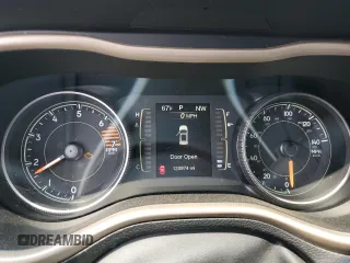 2017 Jeep Cherokee 75th Anniversary Edition z VIN 1C4PJMCB9HW520030, wystawiony jako Copart lot #60074065 z przebiegiem 120 974 mil mil oraz Szkoda całkowita • Salvage title. Historia ofert i sprzedaży dostępna na DreamBid. Obrazek 9.